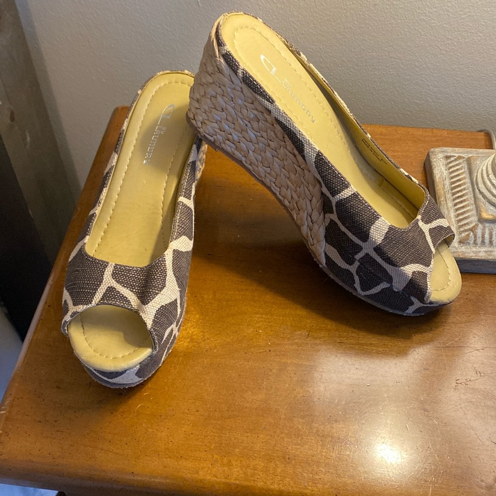 Women’s wedge mules